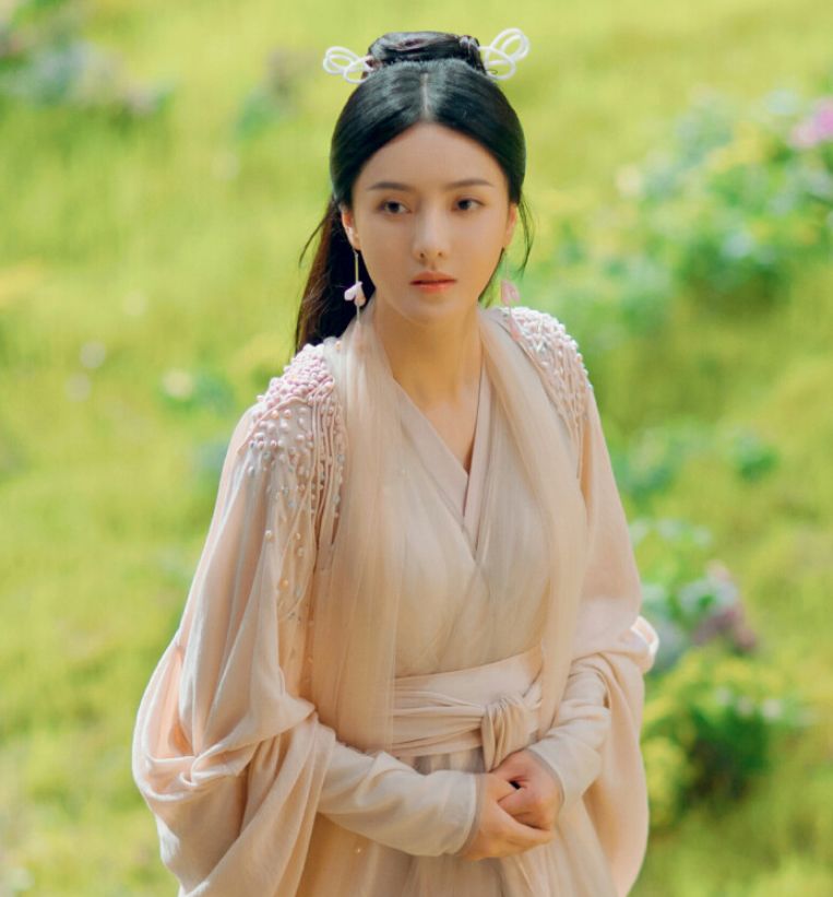 出演甄宓的演员(甄宓的扮演者现在如何)