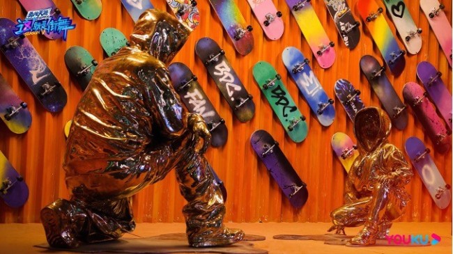 《这！就是街舞》第五季新舞美让老队长“见世面”