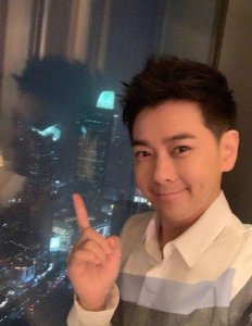 ​林志颖伤情:面部和肩膀骨折需手术 目前无生命危险