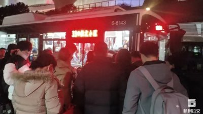 ​杭州三大火车枢纽周边公交延长服务时间