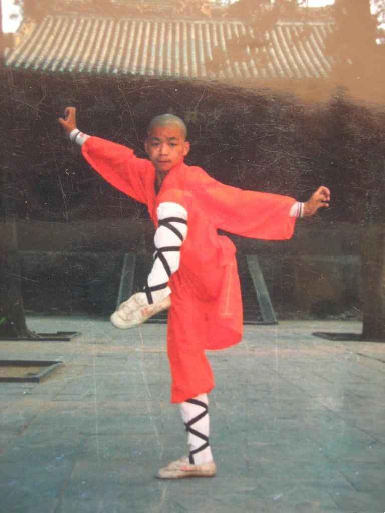 王宝强儿女是亲生的吗(王宝强离婚两个孩子差距大)