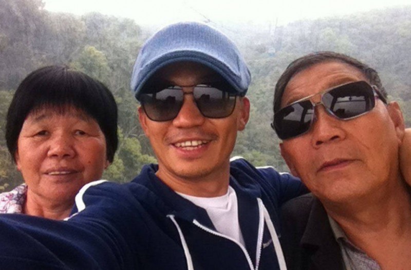 王宝强儿女是亲生的吗(王宝强离婚两个孩子差距大)