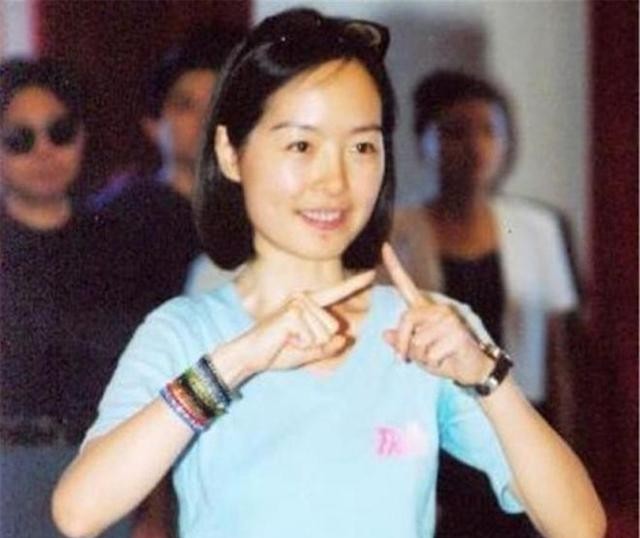 鲁豫个人资料简介（挨骂了二十年的鲁豫如何挽救事业）