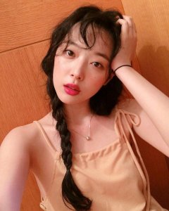 ​崔雪莉放飞自己图片（纯欲鼻祖崔雪莉被舆论逼向绝路）