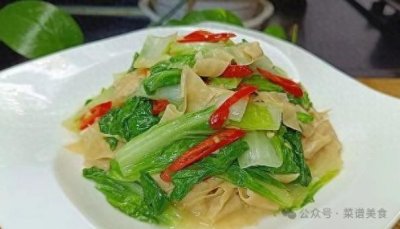 ​油豆皮怎么做好吃，这道豆皮炒小白菜着实美味