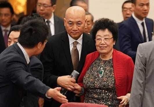 迟重瑞的个人资料简介（唐僧迟重瑞年轻照）