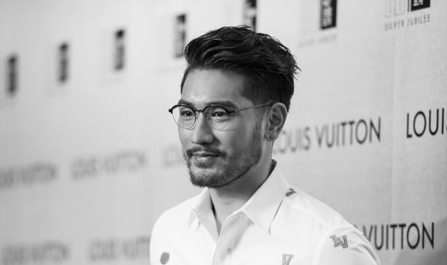 浙江卫视首次发表声明公开道歉，分析高以翔猝死事后的三次回应