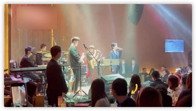 王思聪影响力(王思聪一拖五现身)(6)