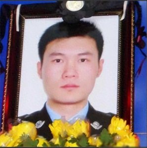 ​复旦十八驴后续，18名高材生冷漠无情，烈士父亲独自住院晚年凄