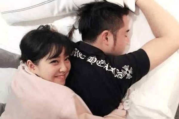 冯提莫结过婚是真的吗 冯提莫饼干狂魔结婚真假