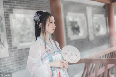 ​小说：不要江山要美人！王爷不顾阻拦硬闯皇宫，只为救下心上人