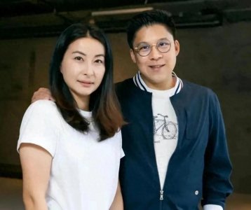 ​郭晶晶夫妻瑞士滑雪：与三娃共度温馨家庭时光，引发网友热议