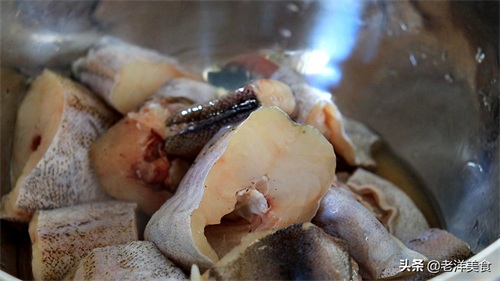 鳕鱼这样做非常适合孩子吃，制作简单，上桌就怕吃撑到