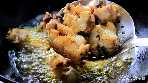 鳕鱼这样做非常适合孩子吃，制作简单，上桌就怕吃撑到