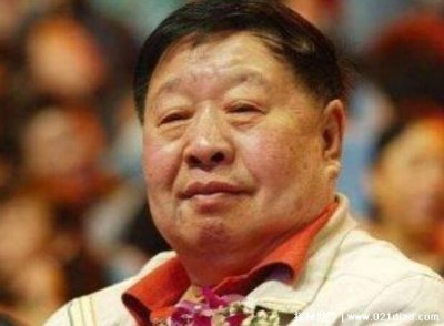 ​冯巩是谁的徒弟，师傅马季为相声大师可惜已经去世