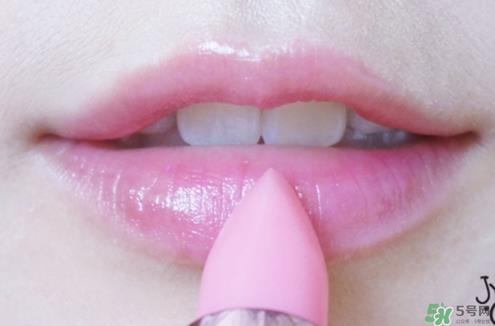 catrice变色唇膏粉管和银管有什么区别? catrice变色唇膏粉管和银管有什么区别?