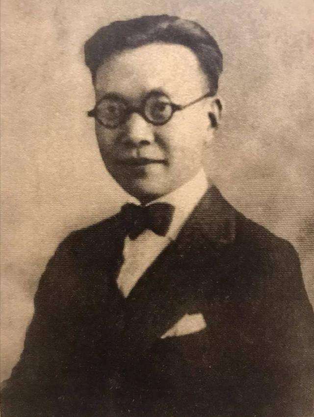 金岳霖：曾长期与林徽因夫妇同住，死后，梁从诫将其葬于父母墓旁