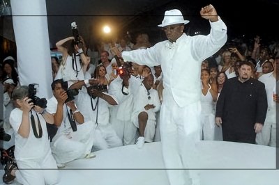 ​哪些名人参加了吹牛老爹的白色派对？