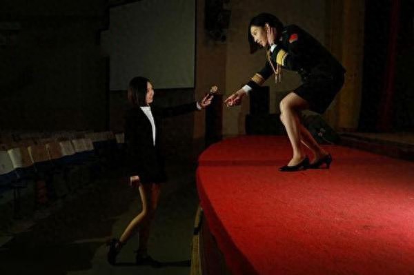 意想不到：揭秘军校女生的日常生活