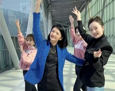 ​安徽卫视美女马滢近照，真是不老女神啊！气质端庄的她获得称赞