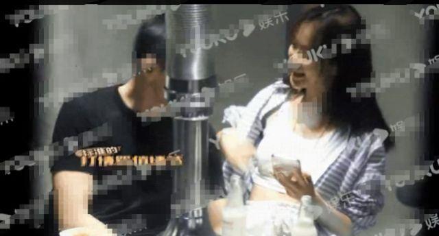 金瀚恋情曝光！互相痴迷对方好身材，当街摸腰摸腹肌！