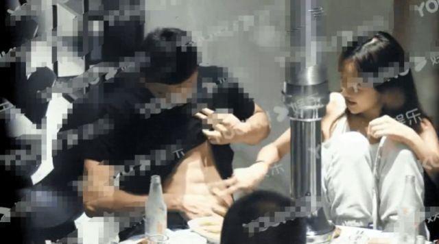 金瀚恋情曝光！互相痴迷对方好身材，当街摸腰摸腹肌！