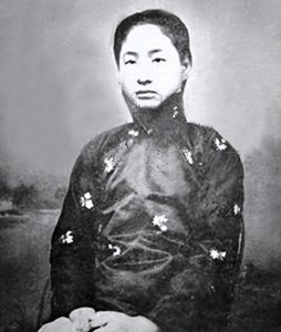 ​蔡锷死在夫人怀中，小凤仙从此销声匿迹，98年其家人现身道出实情