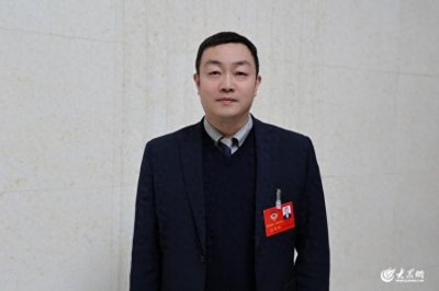 ​成刚委员：加强心理援助热线与危机干预 让心理健康服务更接地气