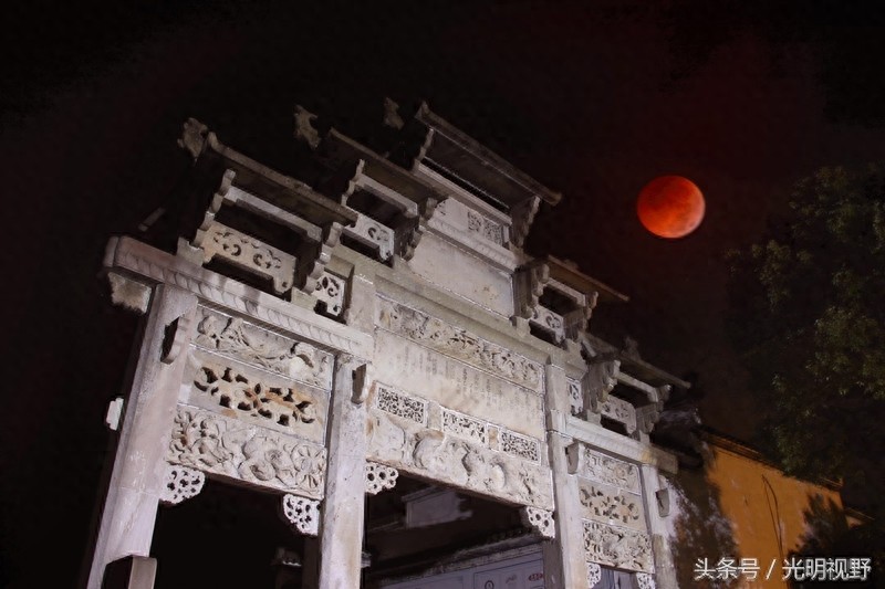 安徽:凌晨天象出奇观!18年来最长一次“血月”
