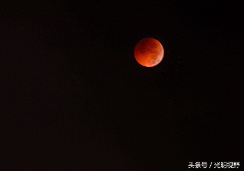 安徽:凌晨天象出奇观!18年来最长一次“血月”
