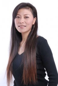 ​著名演员岳红：生女五个月被离婚，单亲妈妈31年，风光背后有眼泪