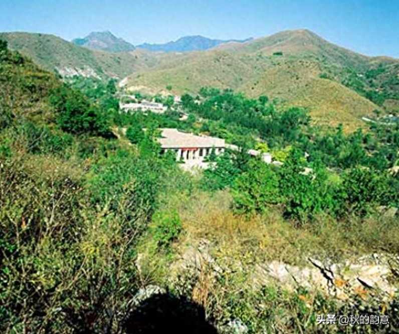 周口店北京人遗址，中国旧石器时代的重要遗址，著名景点 猿人洞