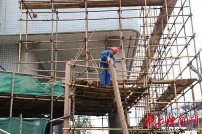 ​总投资约1.2亿元 西华路沿街立面将换“新颜”