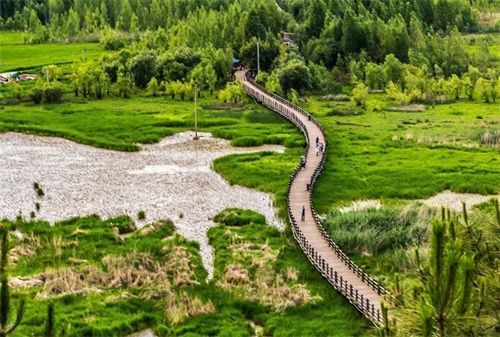 盐源苹果，四川省盐源县特产，中国国家地理标志产品。盐源苹果皮