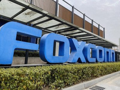 ​富士康考虑将部分生产线转移到越南，背后的原因是什么？