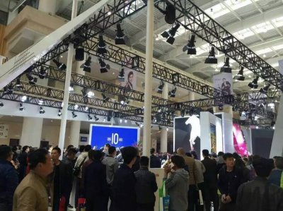 ​决战天津展：爱玛颜值爆表 新品惊艳亮相