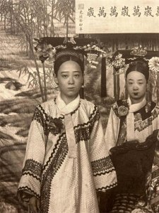 ​清朝四格格：末代皇妃的艺术与慈善之路，一个充满爱和奉献的故事