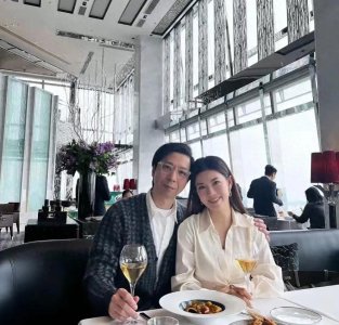 ​张美妮结婚11周年：岁月如何让她愈发迷人？