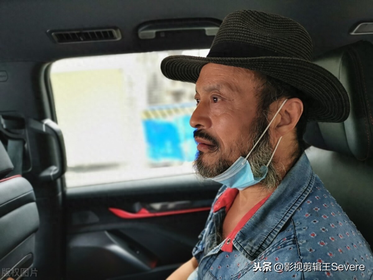 武汉网红“板车哥”帮公益团队打包搬运,曾为孩子行万里募善款