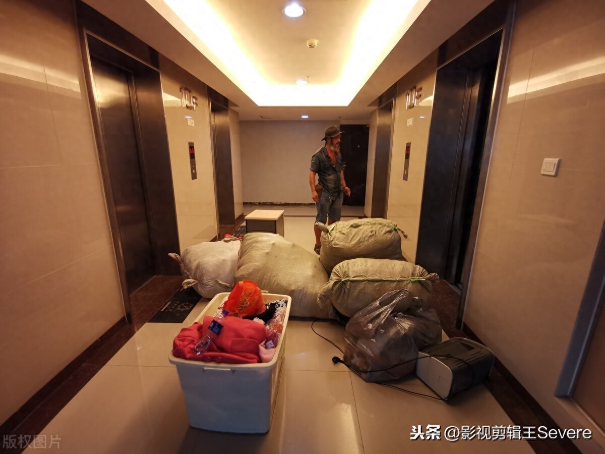 武汉网红“板车哥”帮公益团队打包搬运,曾为孩子行万里募善款