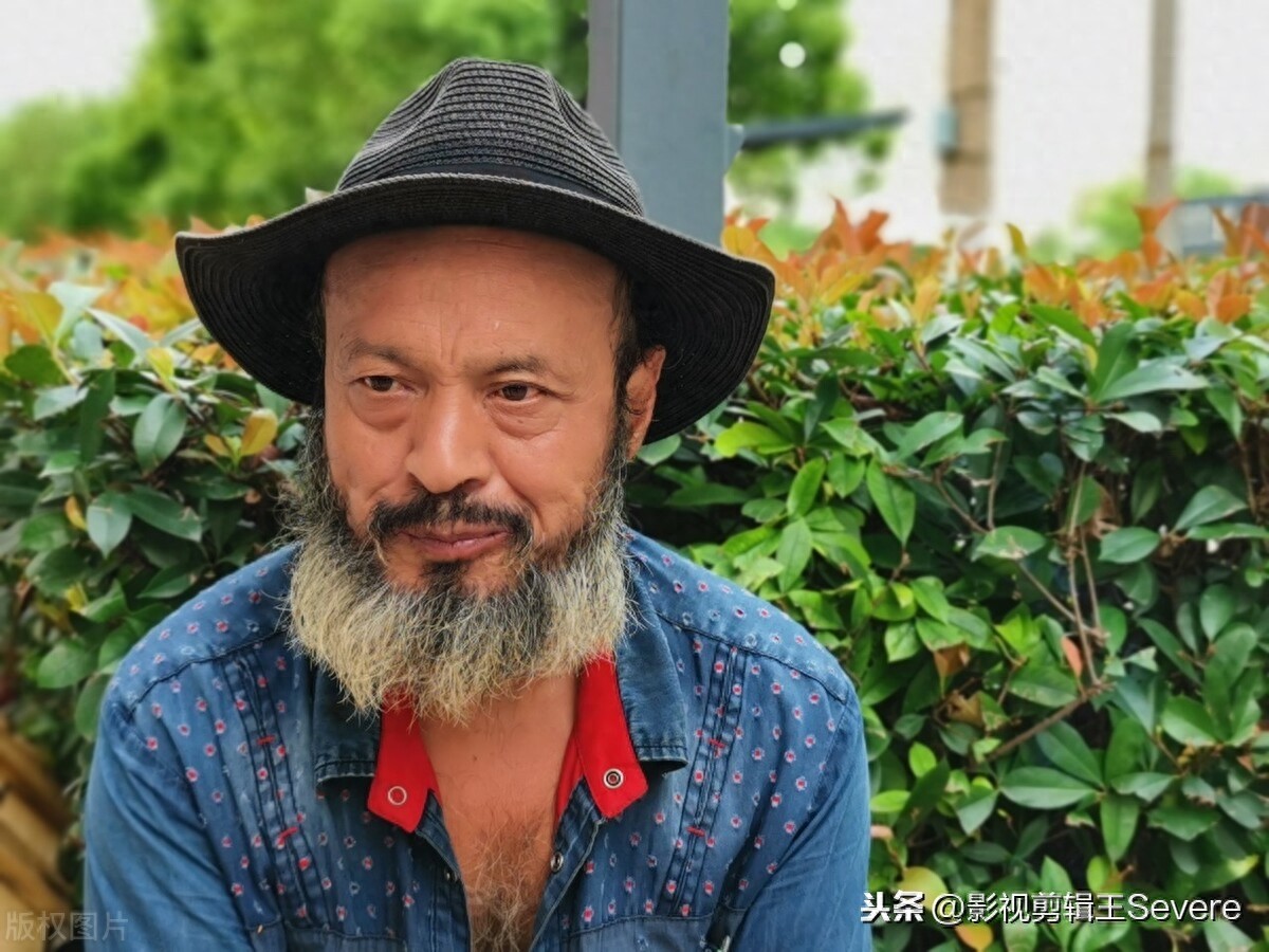 武汉网红“板车哥”帮公益团队打包搬运,曾为孩子行万里募善款