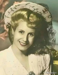 ​名曲《阿根廷别为我哭泣》不是为了足球所作，而是为了她