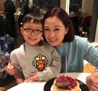 ​姚莹莹未婚先孕，遭遇男方抛弃