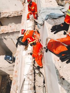 ​南宁拆迁现场横梁坍塌事件进展：2人死亡1人重伤