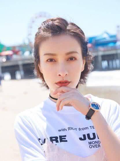 吴昕上节目提到自己上一段恋情遭父母反对，曾一年不想面对父母