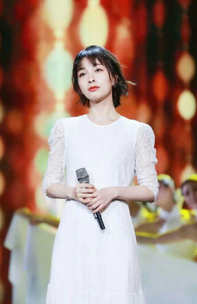 吴昕上节目提到自己上一段恋情遭父母反对，曾一年不想面对父母