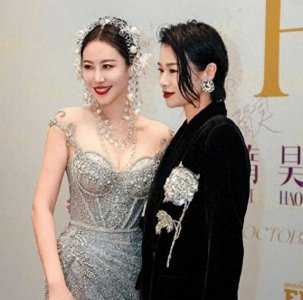 ​40岁左岸潇的惊人婚礼，花千万引起争议！