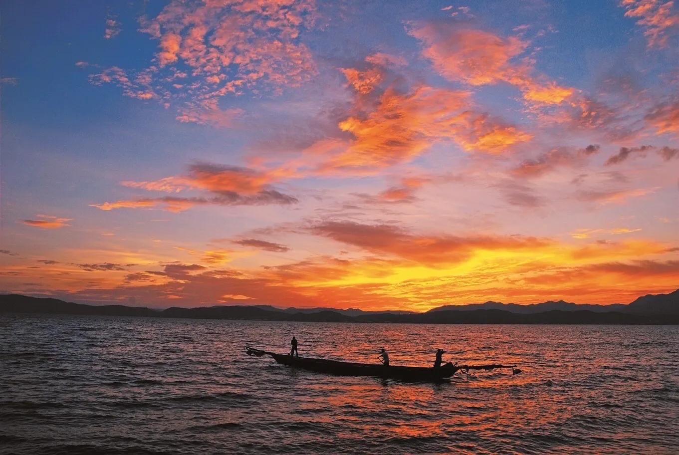 云南九大高原湖泊指的是哪些湖(云南的湖有哪些)
