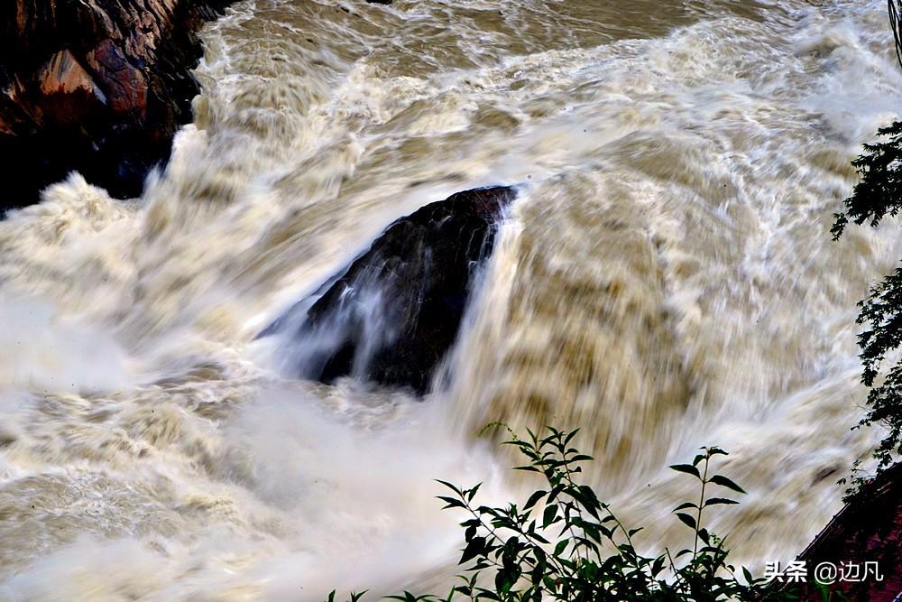虎跳峡是哪个江(虎跳峡为什么叫虎跳峡)