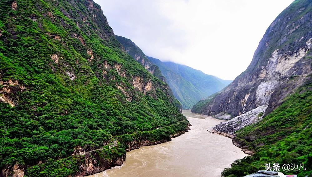 虎跳峡是哪个江(虎跳峡为什么叫虎跳峡)